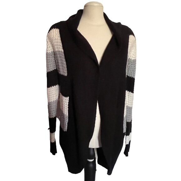 Bobbie Brooks Striped Crochet Cardigan Sz Medium Black White Grey - Picture 3 of 7
